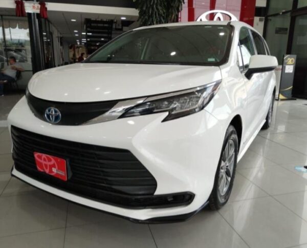 Toyota Sienna Hybrid 2021 - Image 3