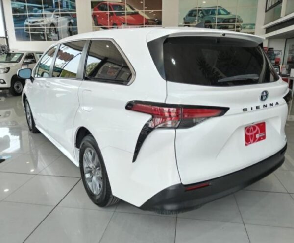 Toyota Sienna Hybrid 2021 - Image 5