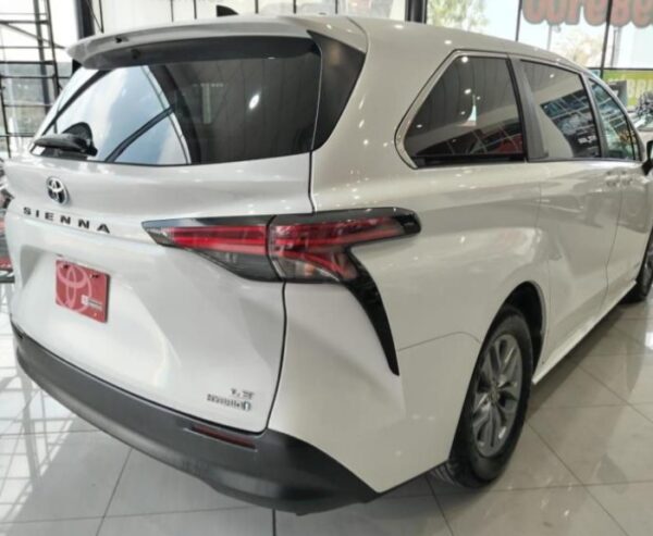 Toyota Sienna Hybrid 2021 - Image 7