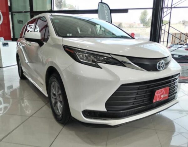 Toyota Sienna Hybrid 2021