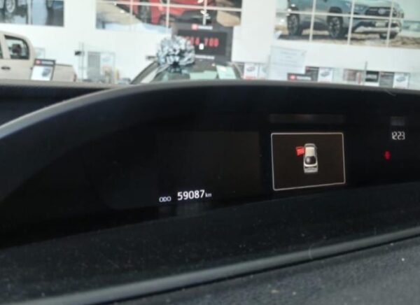 Toyota Prius 2020 - Image 10