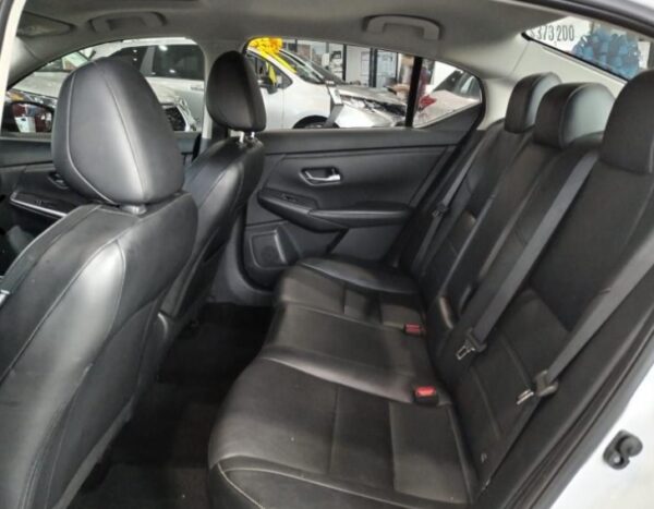 Nissan Sentra 2022 - Image 11