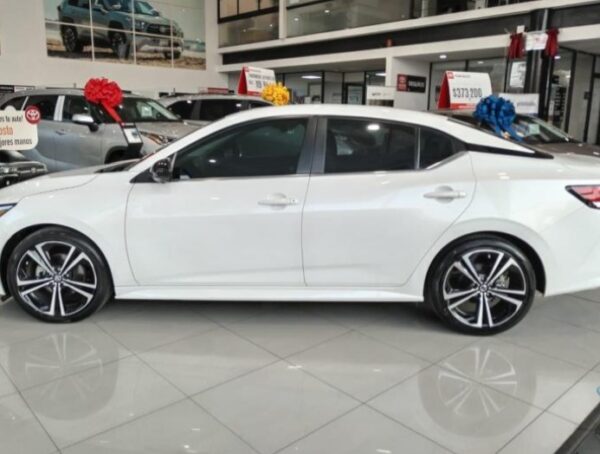Nissan Sentra 2022 - Image 7