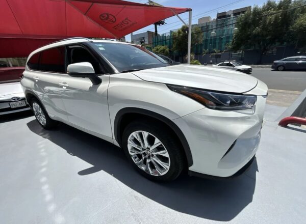 Toyota HIGHLANDER LIMITED PR 2021 - Image 2