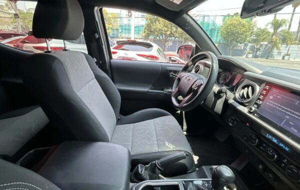 Toyota TACOMA 2022 - Image 9