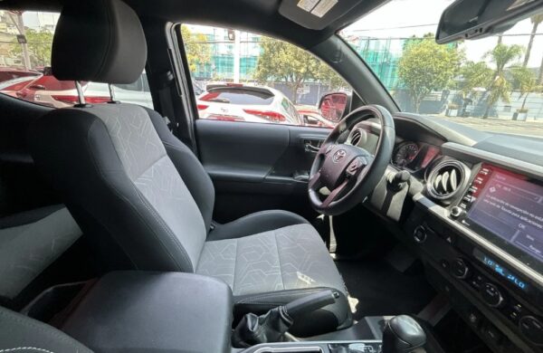 Toyota TACOMA 2022 - Image 10
