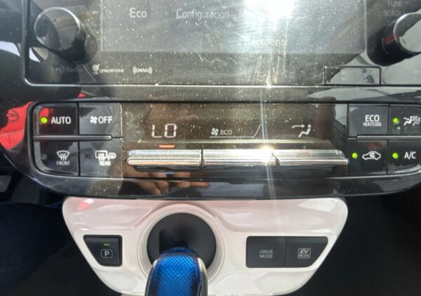 Toyota PRIUS 2017 - Image 9