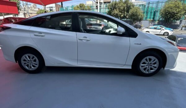 Toyota PRIUS 2017 - Image 10