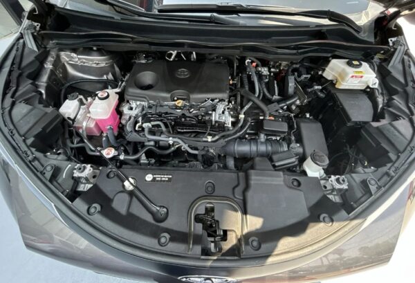 Toyota SIENNA XLE 2021 T - Image 9