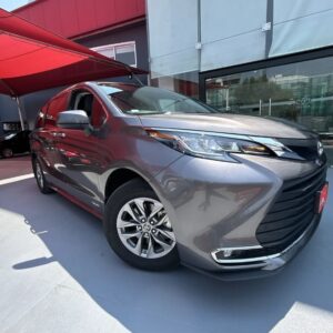 Toyota SIENNA XLE 2021 T