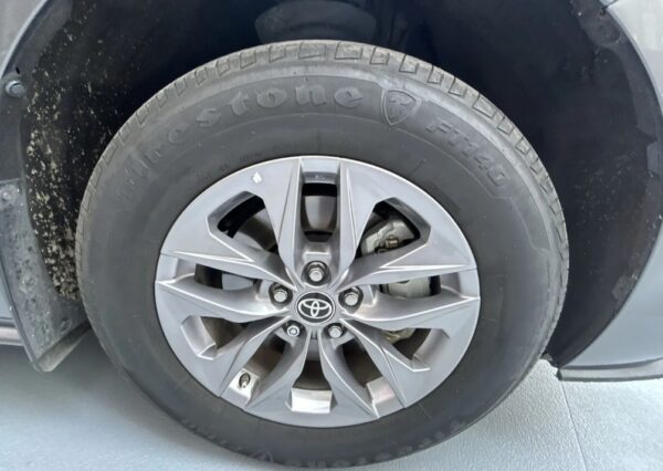 Toyota SIENNA XLE 2021 T - Image 10
