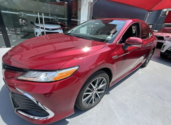 Toyota CAMRY XLE HV 2021 - Image 4