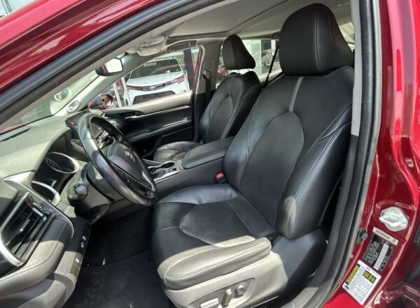 Toyota CAMRY XLE HV 2021 - Image 9
