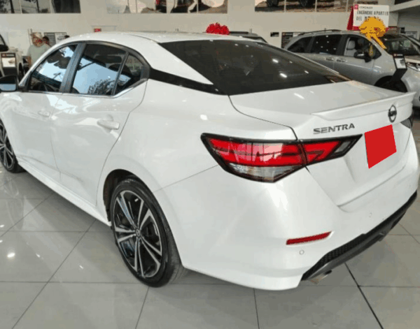 Nissan Sentra 2022 - Image 6
